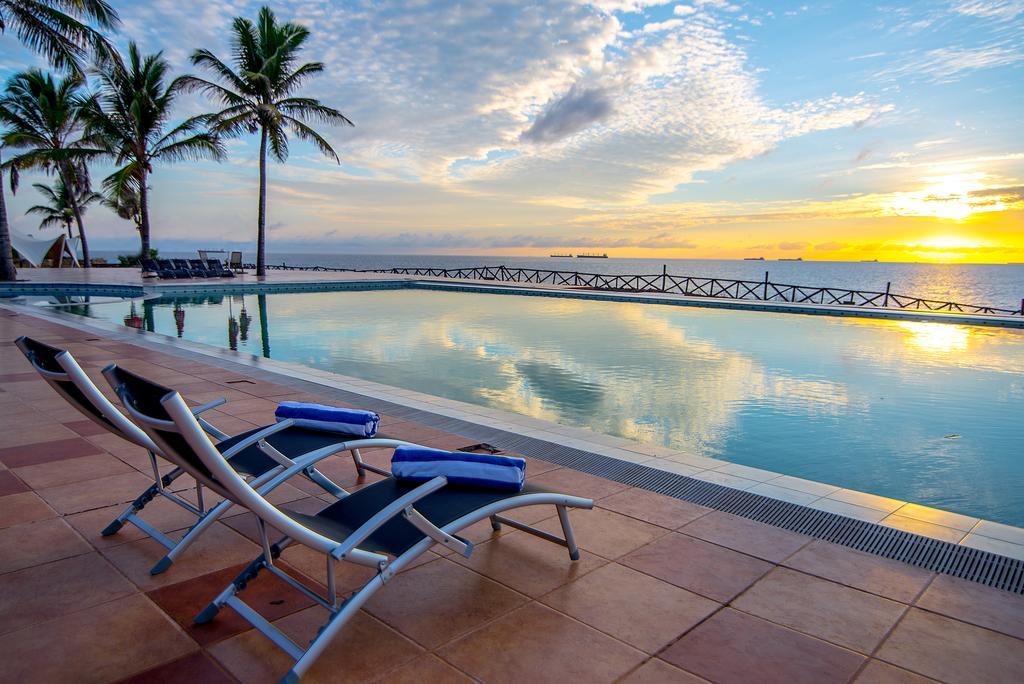Отель Golden Tulip Дар-эс-Саламе Экстерьер фото